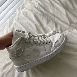 Nike Air Jordan 1 Mid ‘Spruce Aura’